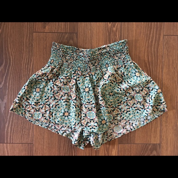 Summer Shorts - Picture 3 of 4